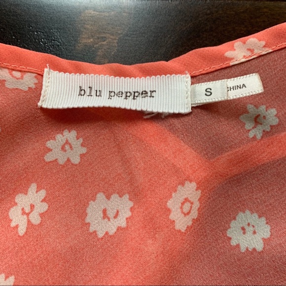 {Blu‎ Pepper} Flowy Top - Picture 4 of 7